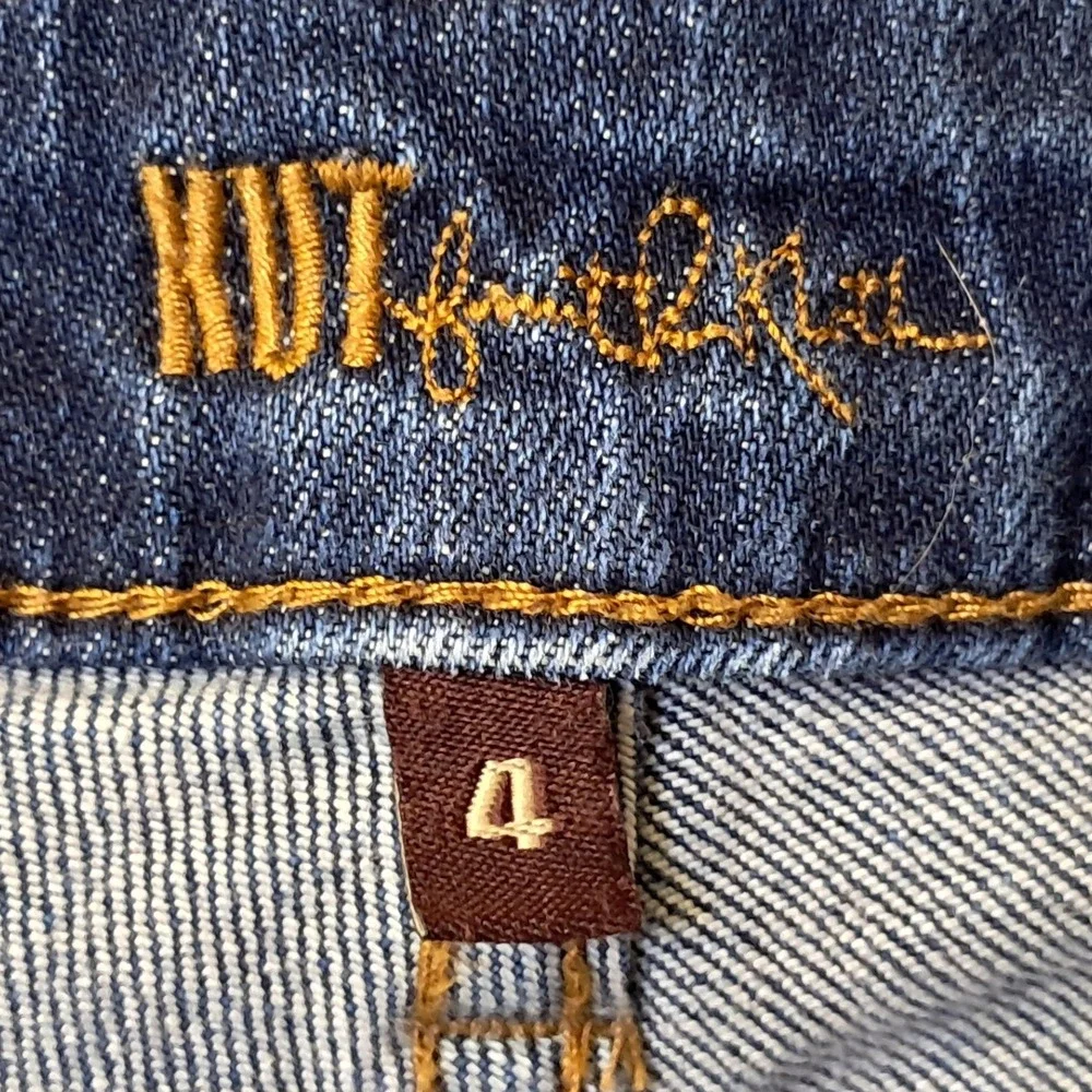 KUT from the Kloth Womens Bermuda Denim Shorts Medium Wash Blue Size 4 KB130MA1N